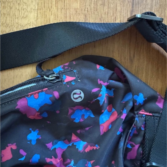 Lululemon The Yoga Mat Bag carry bag shoulder strap splatter purple blue black - Picture 2 of 5